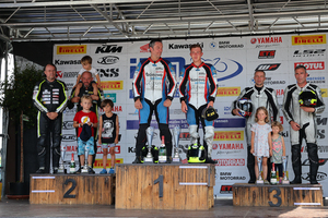 Podest der IDM Sidecars nach Rennen 2 in Schleiz)