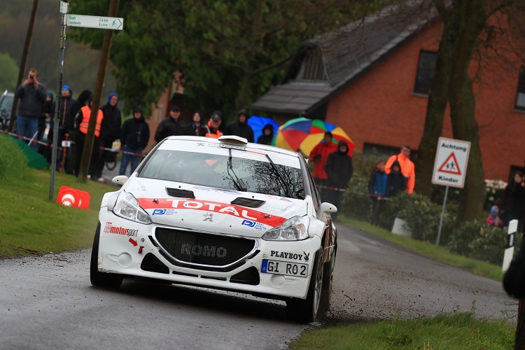 Philipp Knof bei der Jungfernfahrt im Peugeot 208 T16