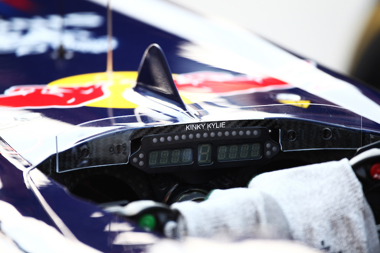 Der 2011er Red Bull Racing-Rennwagen von Sebastian Vettel, sauber beschriftet