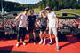 Unterwegs mit Marc Marquez (li.)