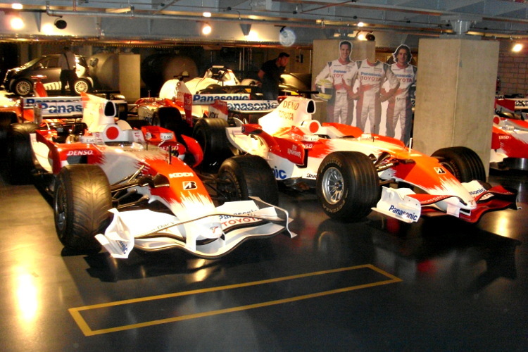 Der Toyota TF108 (2008) und der TF107 (2007)