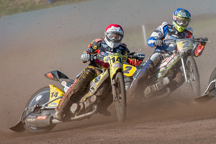 Martin Smolinski (l.) kämpft mit Weltmeister Mathieu Trésarrieu (r.) 2018 um den Titel 