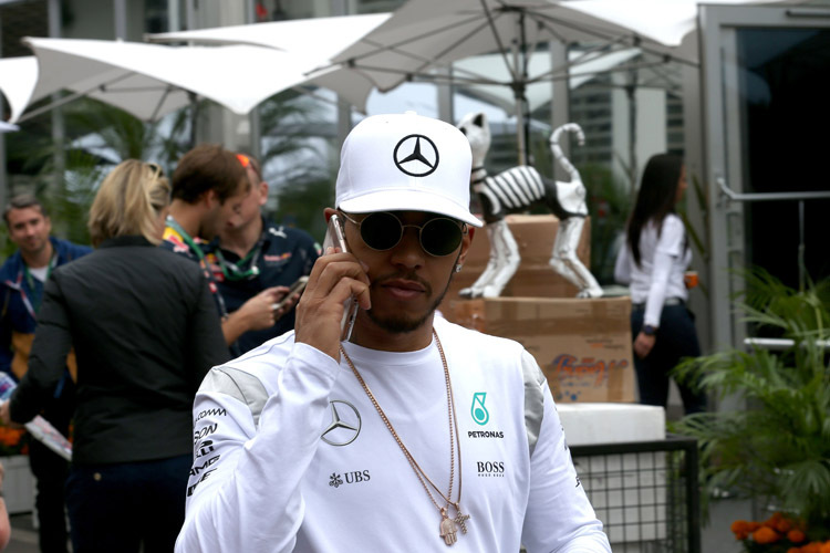 Lewis Hamilton drehte im ersten freien Training die schnellste Runde