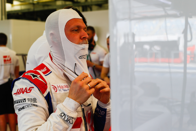 Kevin Magnussen musste sich gleich zwei Mal in Geduld üben