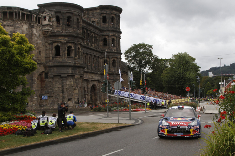 Sébastien Loeb vor der Trierer Porta Nigra