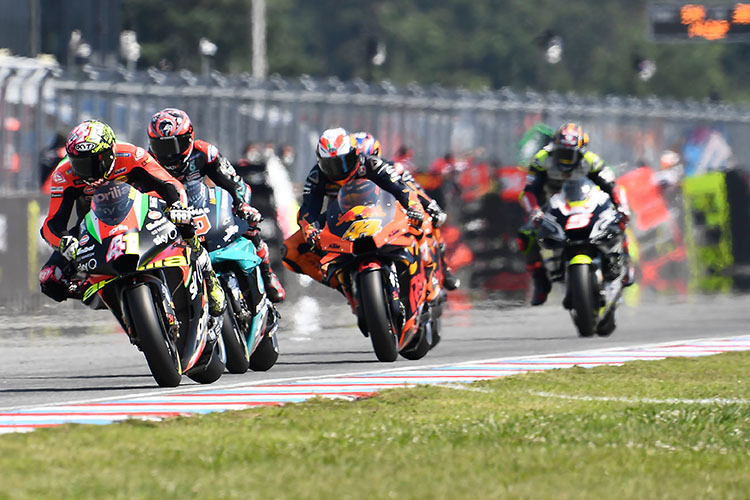 Im Rennen: Aleix Espargaró (41) vor Quartararo, Pol Espargaró, Binder und Zarco