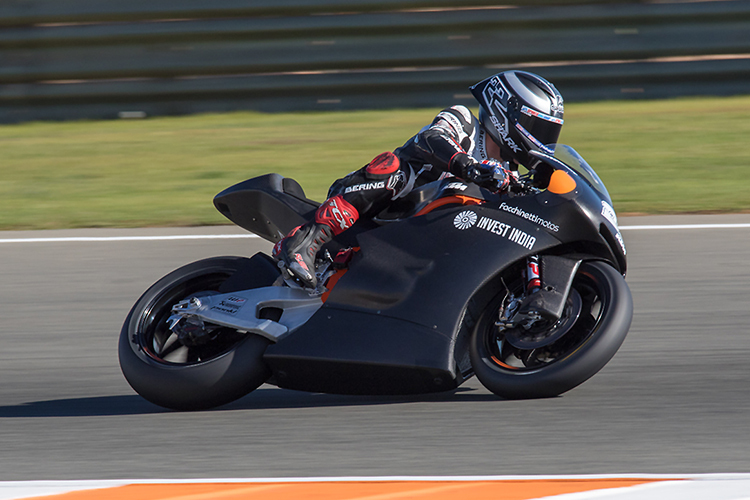 Sam Lowes beim Jerez-Test im November: 2 kleine Aufschriften