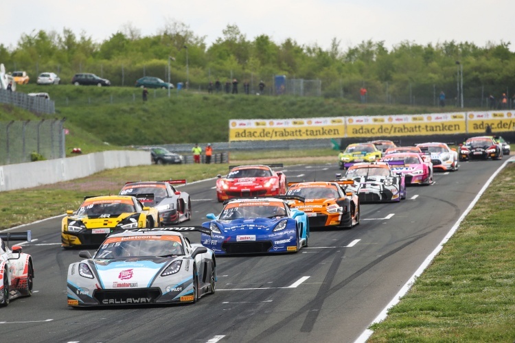 Start zum Rennen des ADAC GT Masters 2019 in Oschersleben