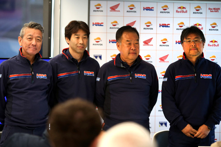 Hattori, Kuwata, Nakamoto und Kokubu (von links) beim Valencia-GP 2016 