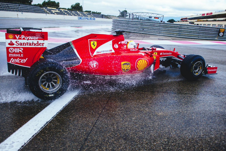 Sebastian Vettel beim Reifentest in Frankreich