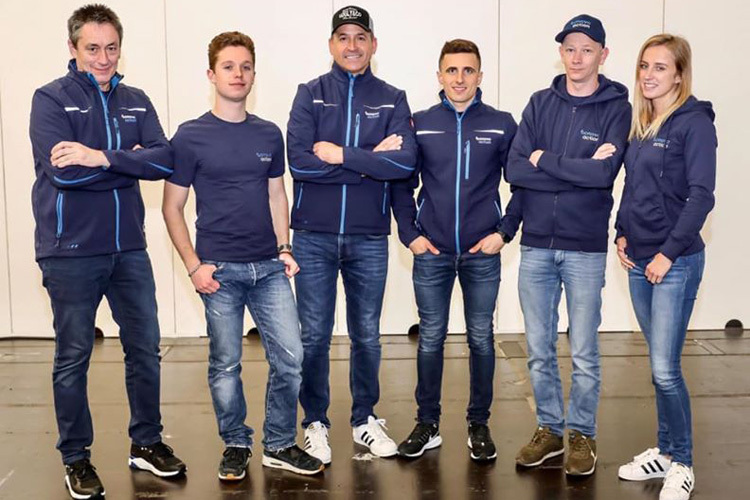 Wollen demnächst in Oschersleben trainieren (v.l.): Josef Sattler, Jeroen Remmé, Tim Reeves, Kevin Rousseau, Bennie Streuer und Ilse de Haas