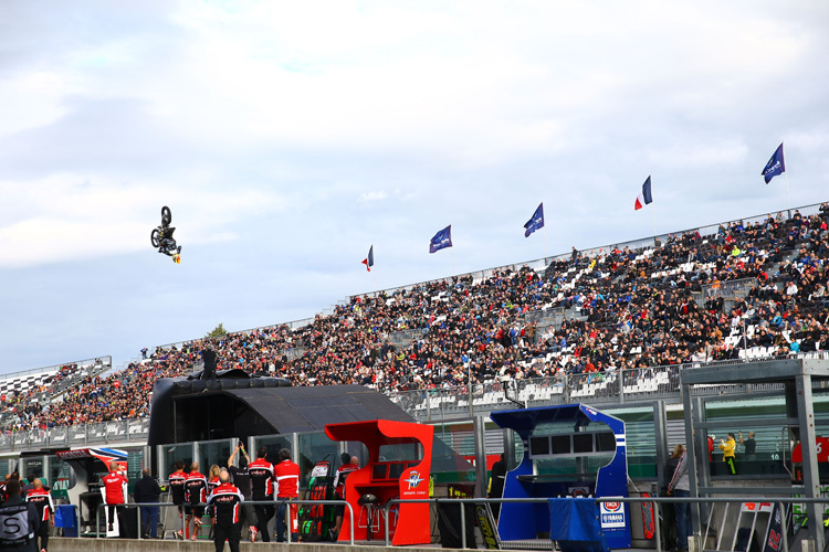 Magny-Cours: Volle Tribüne, coole Freestyle-Show
