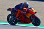 Loris Baz steigt auf die KTM von Pol Espargaró