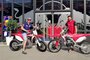 Leon Camier bekam zwei Honda CRF-Modelle für sein Training