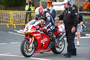 Bei der Classic TT drehte Michael Rutter eine Demonstrationsrunde auf einer Honda RC45