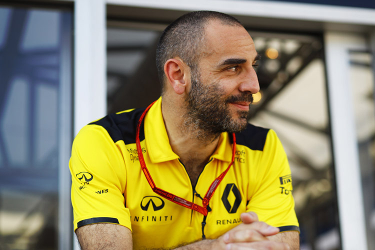 Cyril Abiteboul rührt die Werbetrommel für Renault Sport Racing
