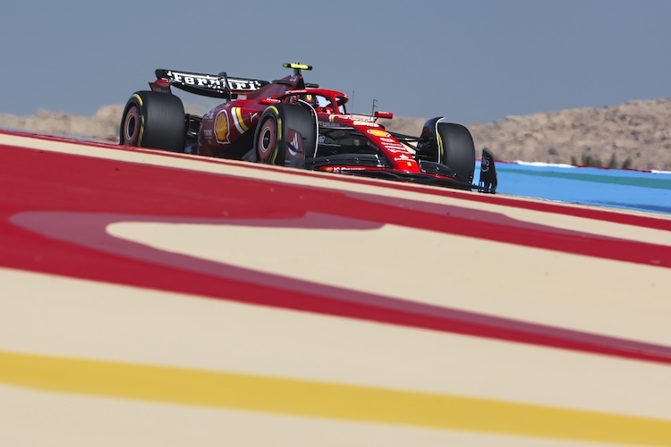 Carlos Sainz fuhr beim Vorsaison-Test die schnellste Runde, der Favorit bleibt aber Max Verstappen