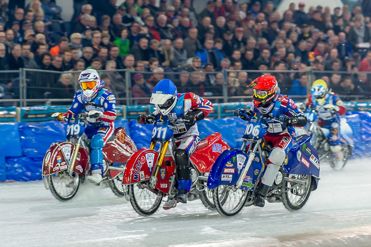 Start zum Finale: Dmitri Koltakov (rot) siegte vor Igor Kononov (blau)