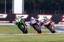 Jonathan Rea vor Toprak Razgatlioglu und Scott Redding