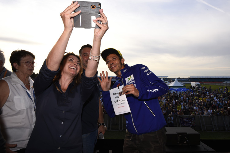 Begehrt: Ein Selfie mit Rossi