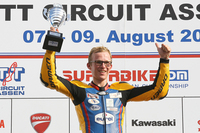 Ernst Dubbink mit dem IDM-Pokal