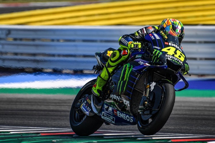 Valentino Rossi mit Abdeckung am Vorderrad