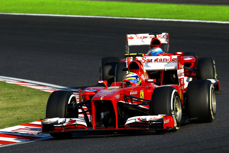 Rundenlang versauerte Ferrari-Star Fernando Alonso am Heck seines Teamkollegen Felipe Massa