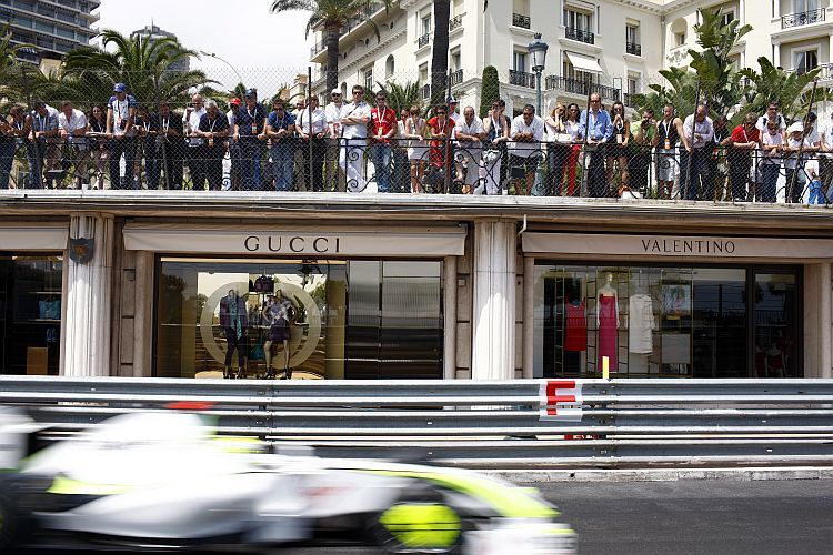 Jenson Button auf dem Weg zur Pole-Position.