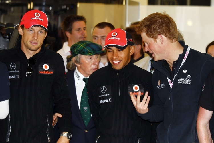 Prinz Harry mit Jenson Button und Lewis Hamilton