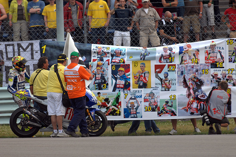 2009 in Assen: Rossi feiert den 100. GP-Sieg