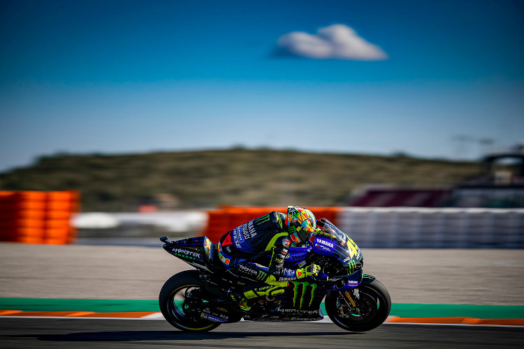 Valentino Rossi auf seiner neuen Yamaha M1