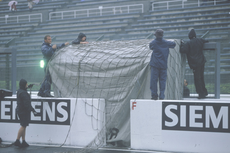 Suzuka 2004: Die Teams machen Schotten dicht