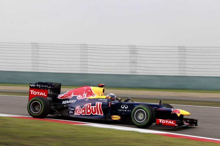 Vettel zeigte sich zum China-Auftakt angriffslustig 