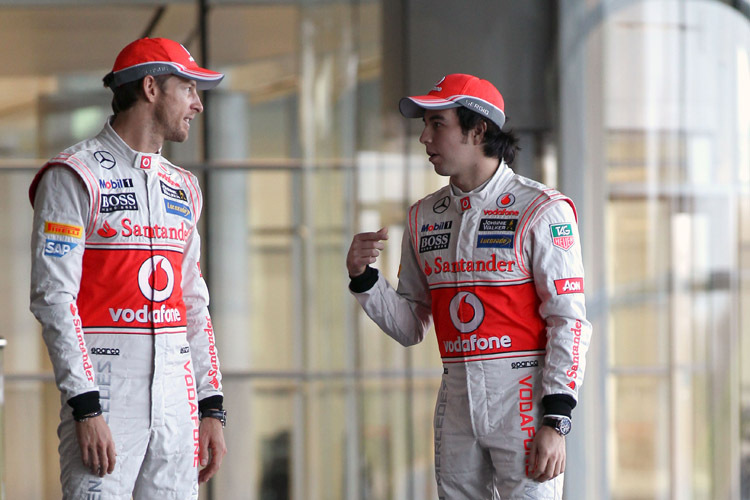 Packende Duelle: Sergio Pérez kämpft mit allen Mitteln gegen seinen Teamkollegen Jenson Button