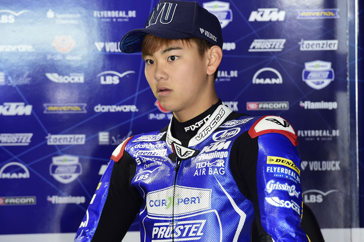 Ryusei Yamanaka trägt 2022 nicht mehr die Lederkombi von Prüstel GP