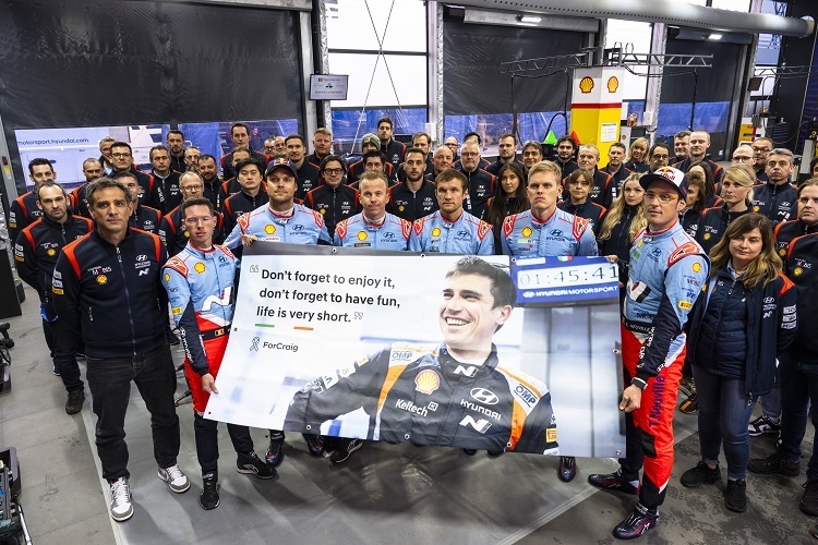 Das Hyundai-Team gedachte dem im Vorjahr im Test tödlich verunglückten Craig Breen