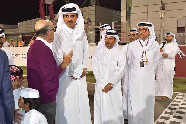 Seine Königliche Hoheit Scheich Tamim bin Hamad Al Thani, Staatsoberhaupt von Katar, kam erstmals zum Grand Prix und wurde von Dorna-Chef Ezpeleta hofiert