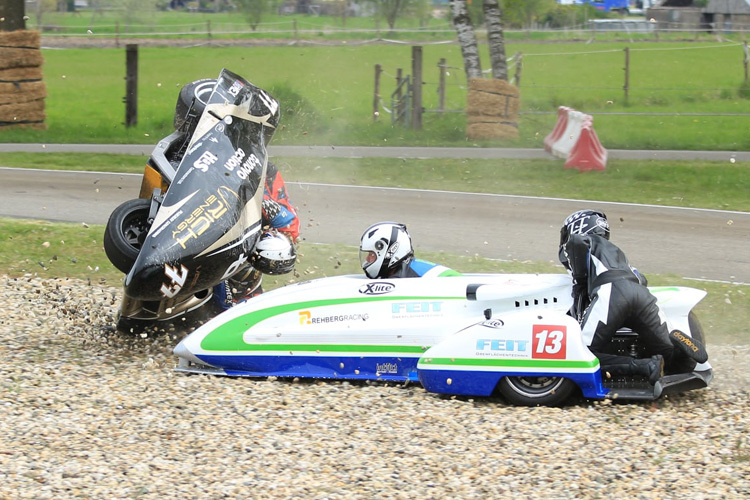 Crash in Hengelo zwischen Reeves (l.) und Lingen