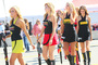 Die Sponsoren-Girls sind ein Augenschmaus