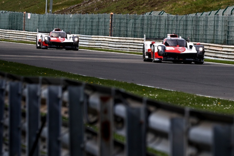 Die beiden Toyota GR010 Hybrid in Spa