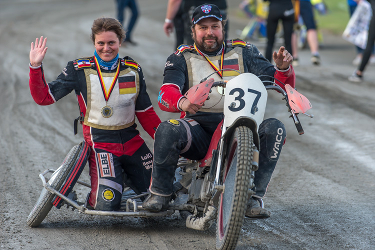 Oliver Möller und Beifahrerin Dana Frohbös fahren in dieser Saison mit einer A-Lizenz