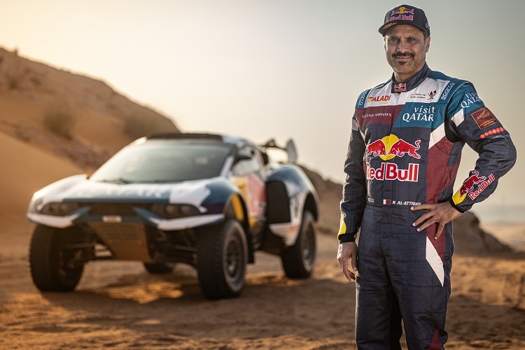 Nasser Al-Attiyah vor seinem Prodrive Hunter