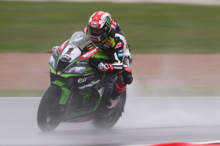 Auch Pole-Mann Jonathan Rea stürzte