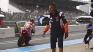 MotoGP 2023 Repsol Honda - Javi & Juan, die Mechaniker von Marc Marquez