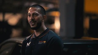 F1 2025 Red Bull Racing - Mit Senior Test Engineer Sandeep von Kenya nach Milton Keynes