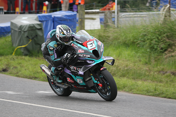 Tandragee-Dunlop-mit-Doppelsieg-Podium-f-r-Mayer