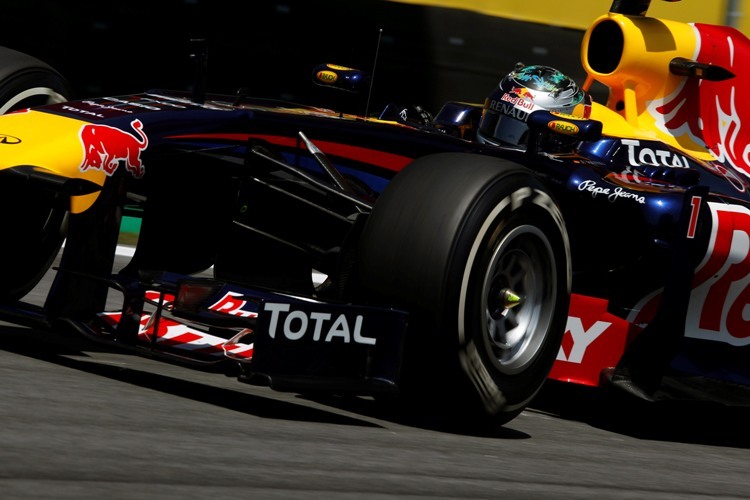 Vettel fehlen vorerst zwei Zehntel auf Hamilton