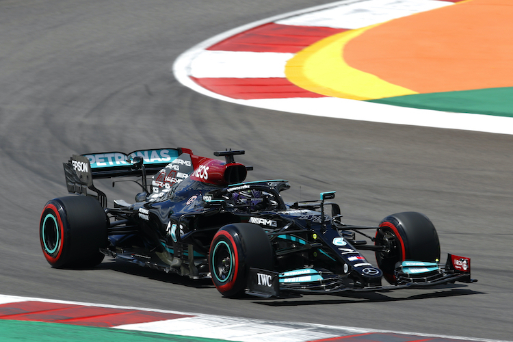 Lewis Hamilton drehte im zweiten freien Training in Portugal die schnellste Runde