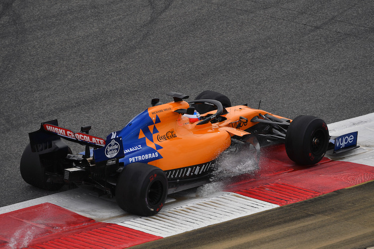 Fernando Alonso testete auch für Pirelli