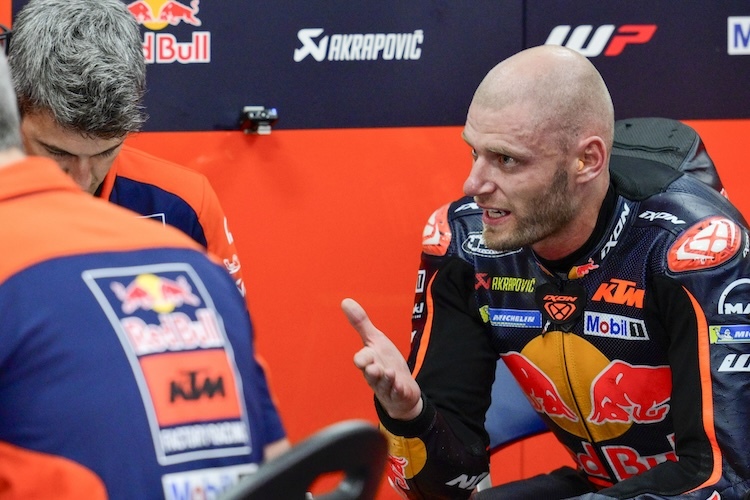 Schwitzt auf Platz 12 Brad Binder